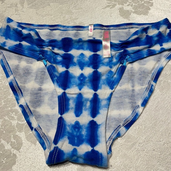 Lingerie - Picture 1 of 1